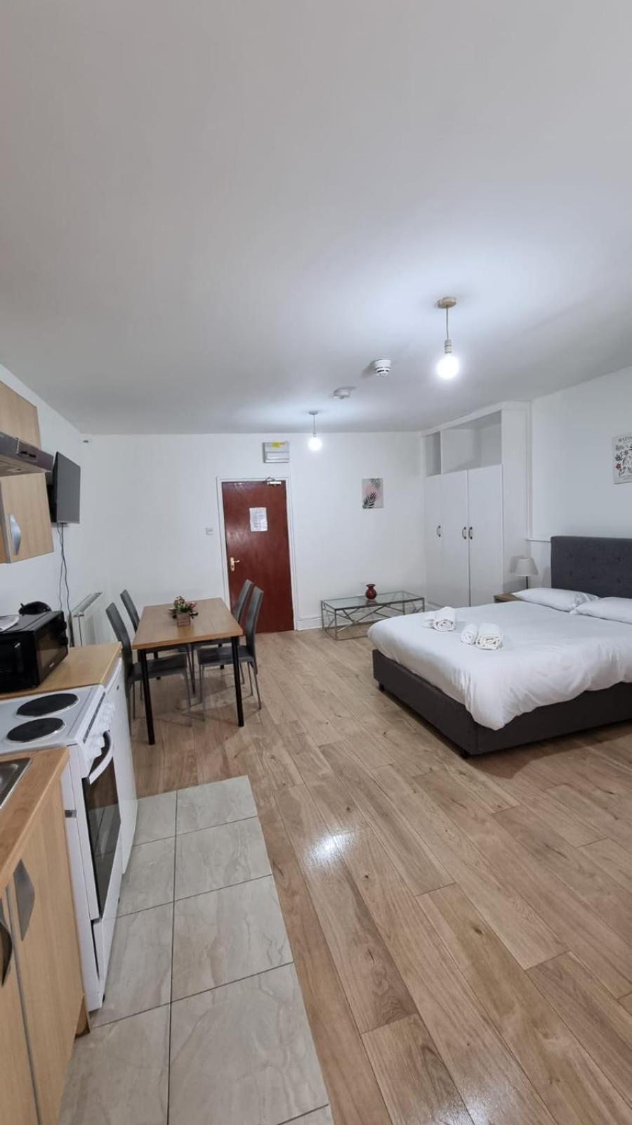 Charmstay Swiss Londra